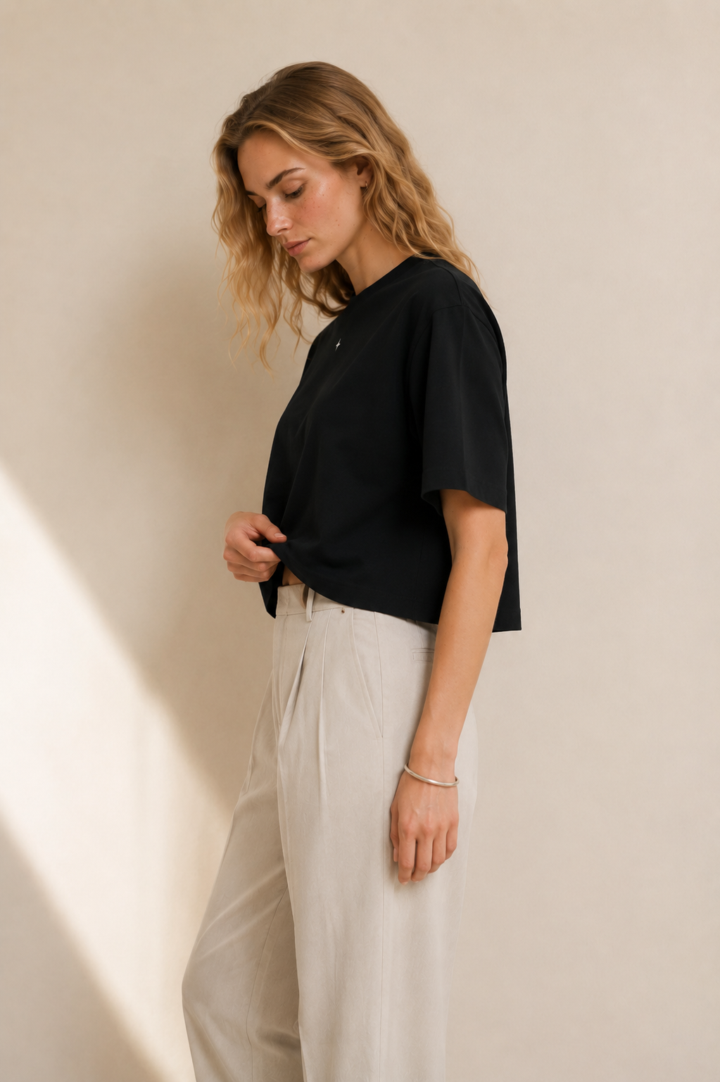 Women’s Signature Star Black Boxy Tee