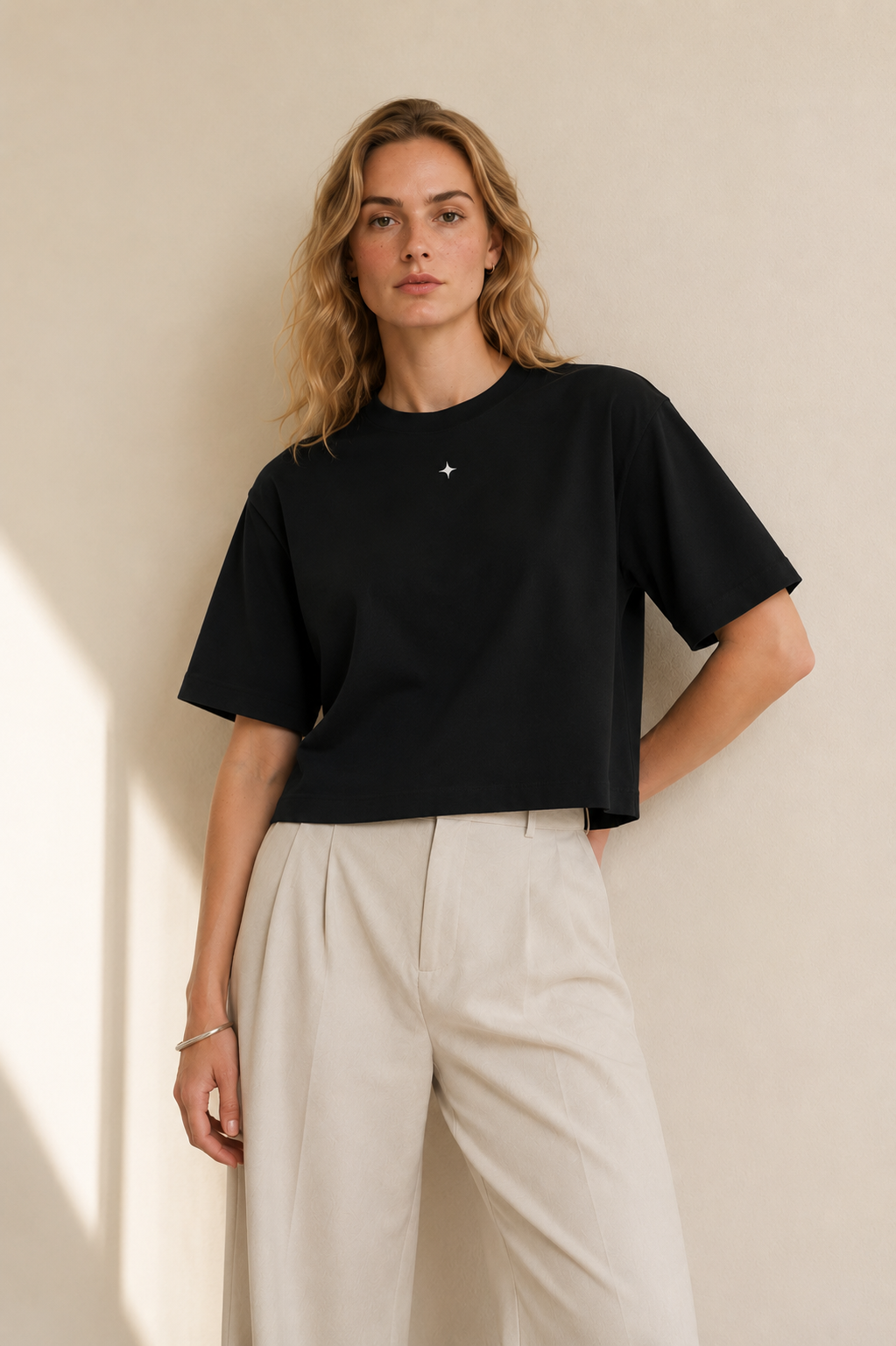Women’s Signature Star Black Boxy Tee