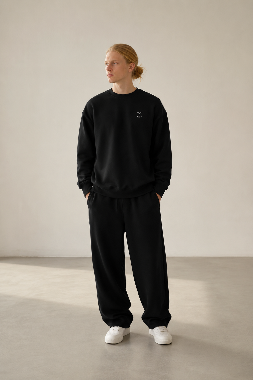TELLS Signature Mark Black Sweatshirt