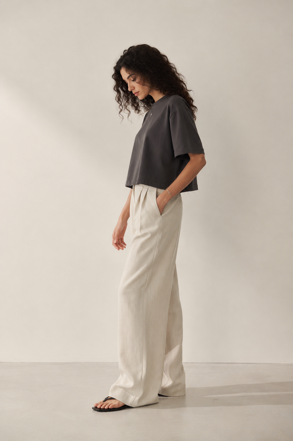 Women’s Signature Star Dark Gray Boxy Tee