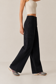 Women’s TELLS Washed Wide-Leg Black Cargo Pants