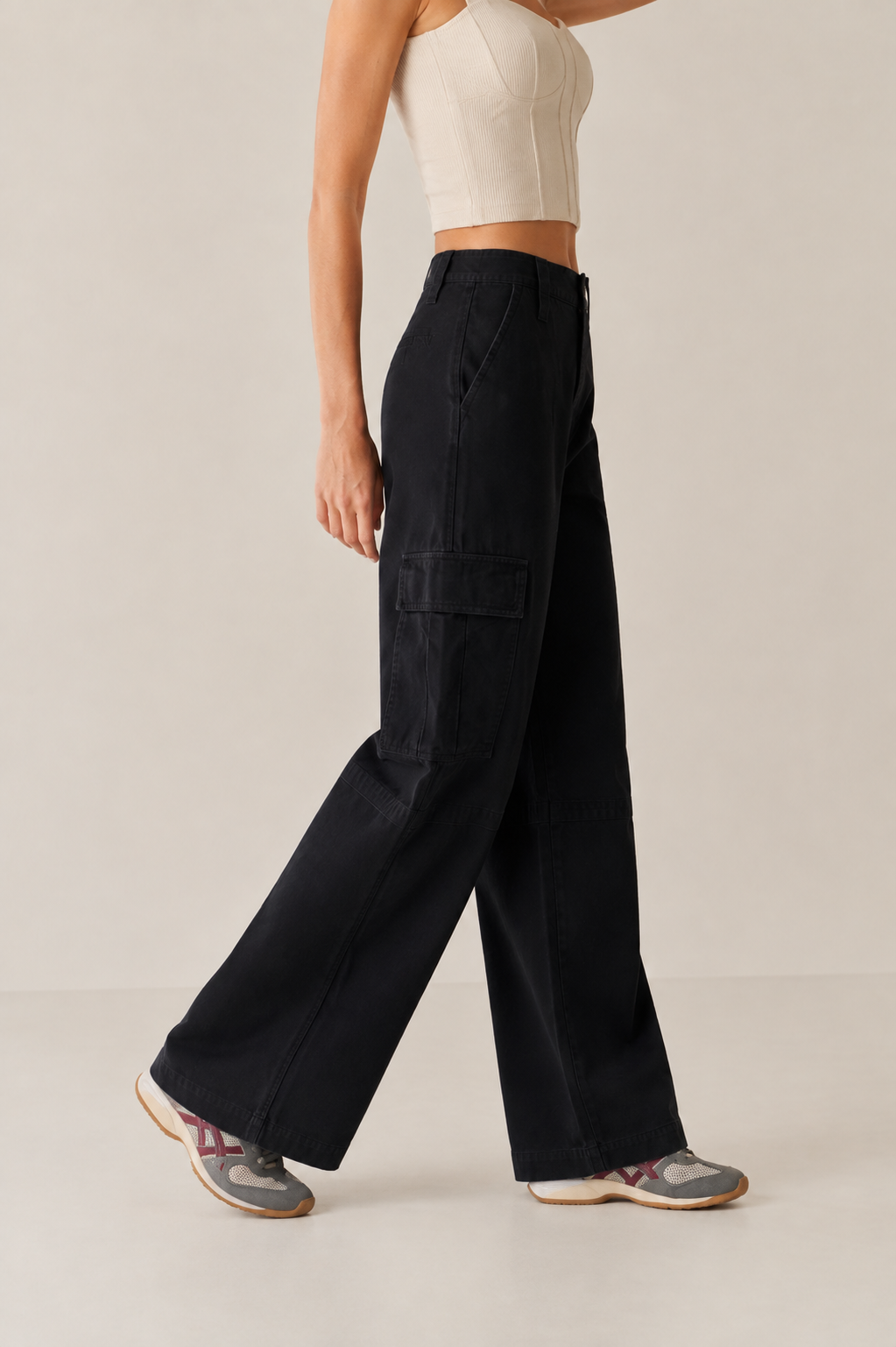 Women’s TELLS Washed Wide-Leg Black Cargo Pants