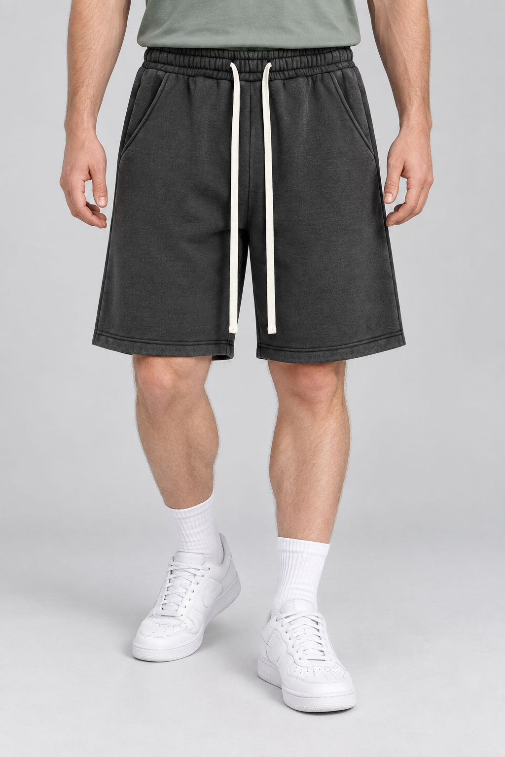 Off Duty Vintage Fleece Shorts in Black