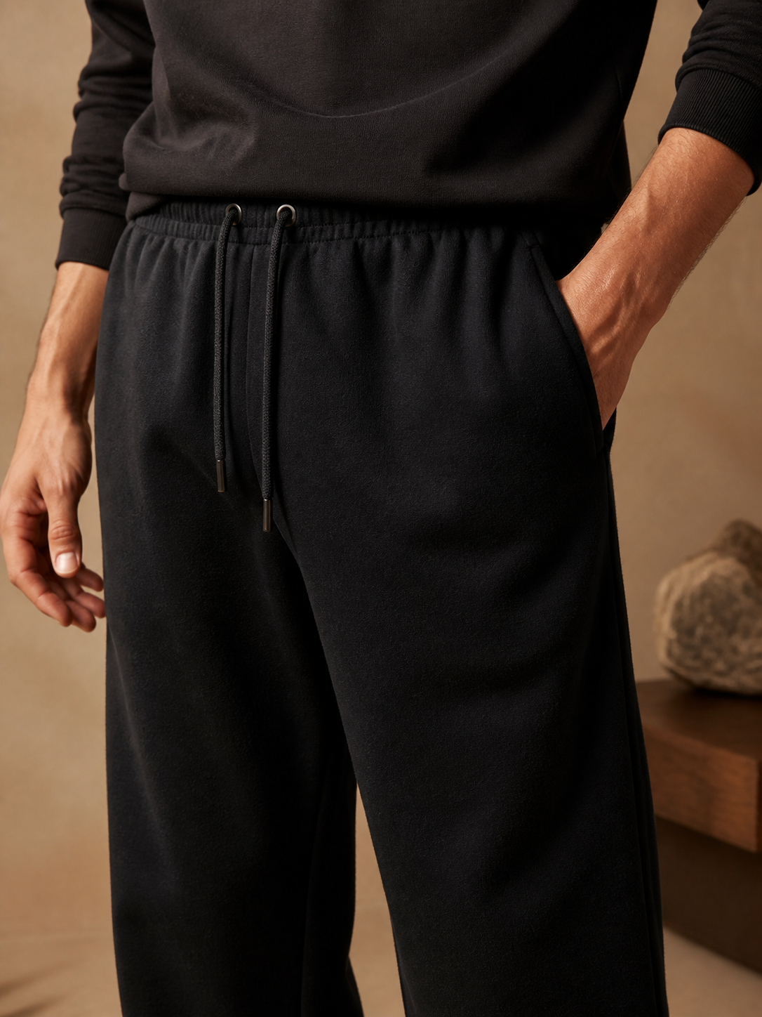 Form Heavy Pant in Black Beauty fabric detail
