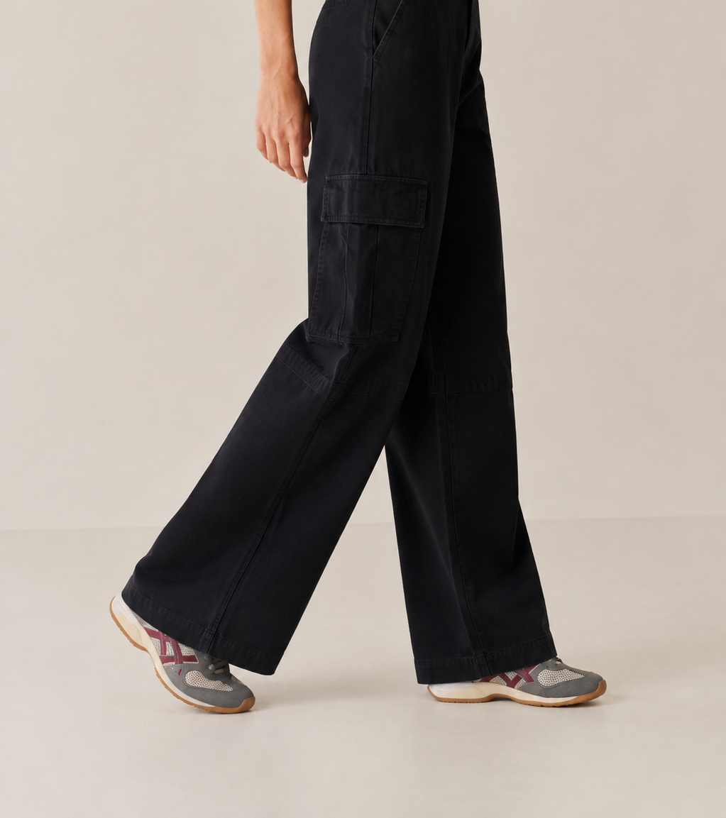 Women’s TELLS Washed Wide-Leg Black Cargo Pants — cropped below face